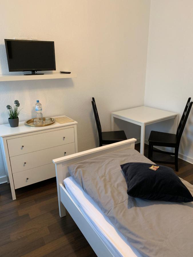 Bed and Breakfast Zum Armen Mann Düsseldorf Exterior foto