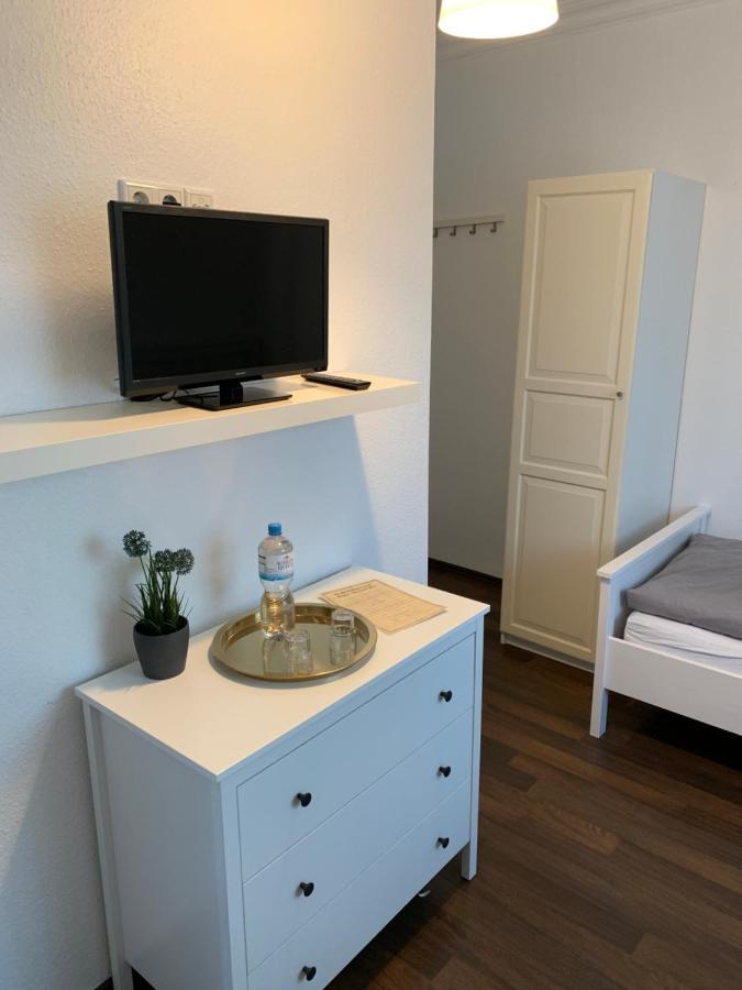 Bed and Breakfast Zum Armen Mann Düsseldorf Exterior foto